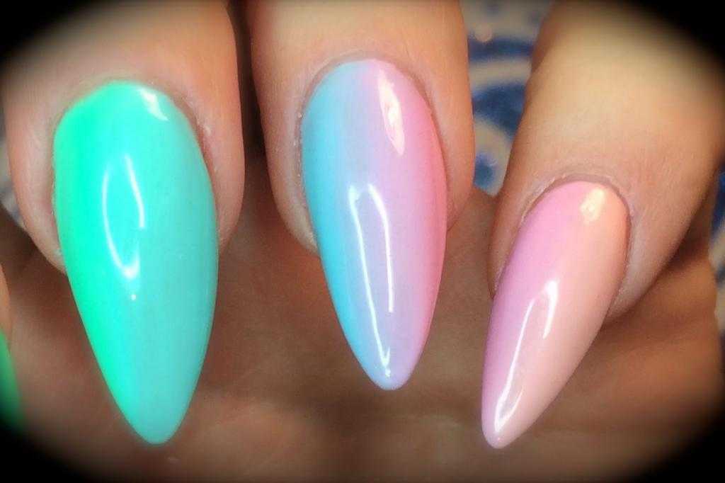 дизайн ногтей растяжка цвета