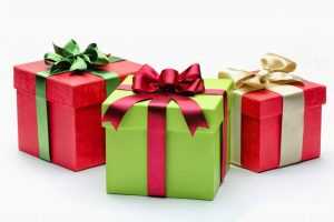 Что подарить подруге, у которой все есть? Идеи подарков на Новый год и день рождения
