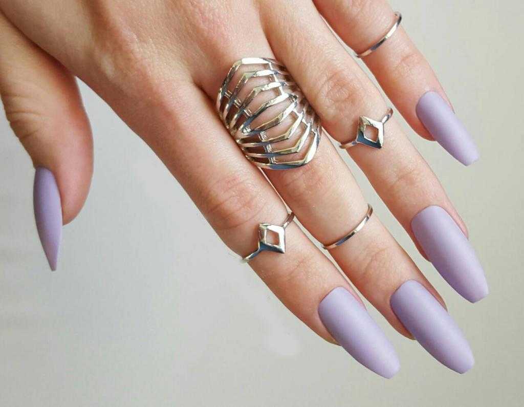 нежно-фиолетовый матовые ногти