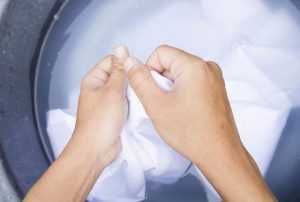 Как стирать рубашку в стиральной машине автомат: режимы и средства
