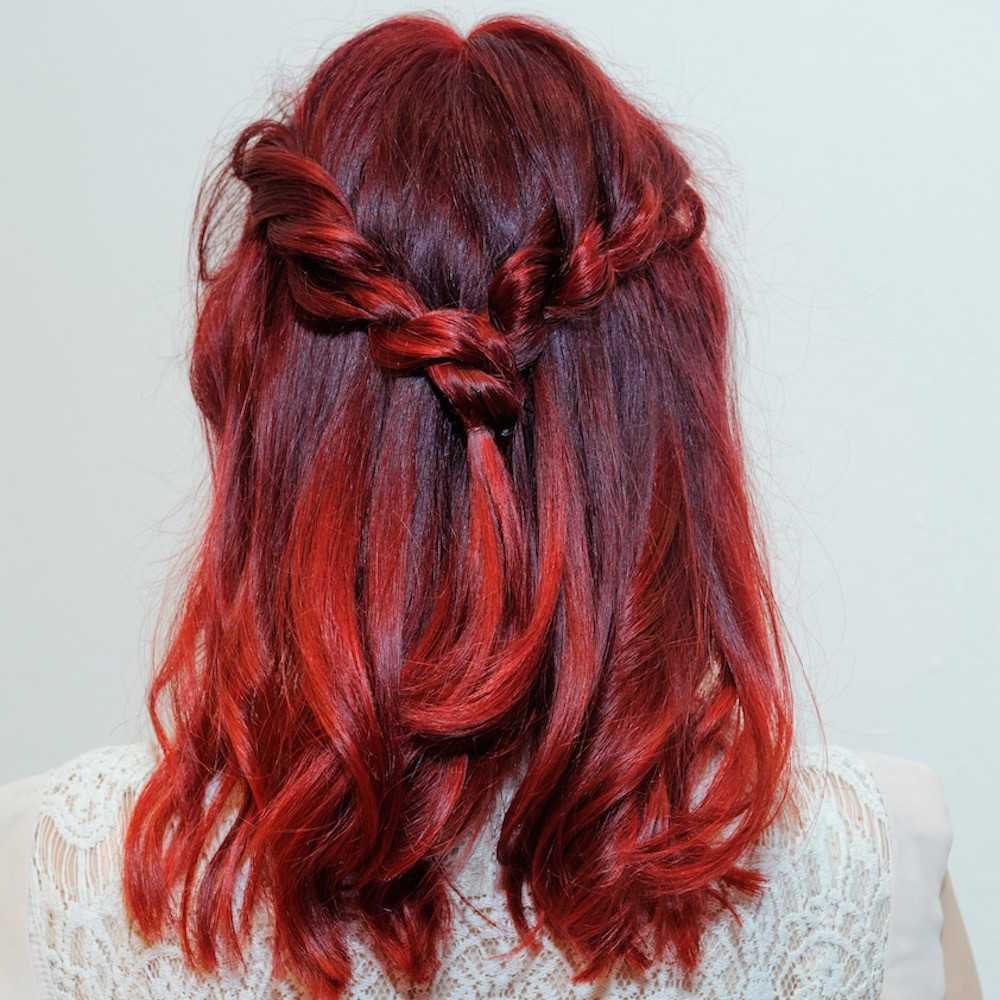 Красно-каштановые волосы