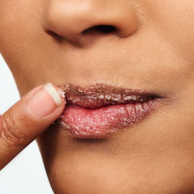 сухость и шелушение губ